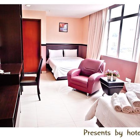 Sayang Hotel Kulai Kültér fotó