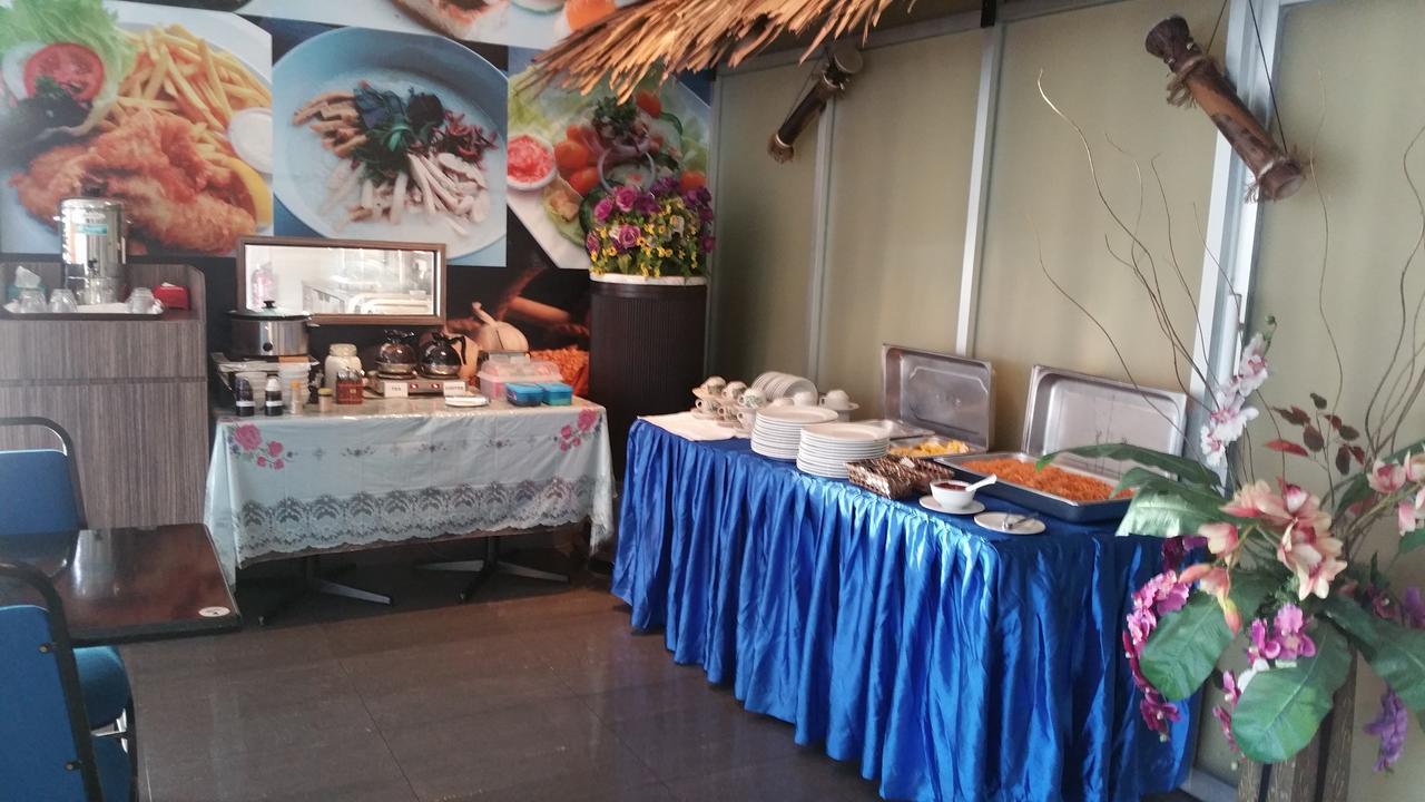 Sayang Hotel Kulai Kültér fotó