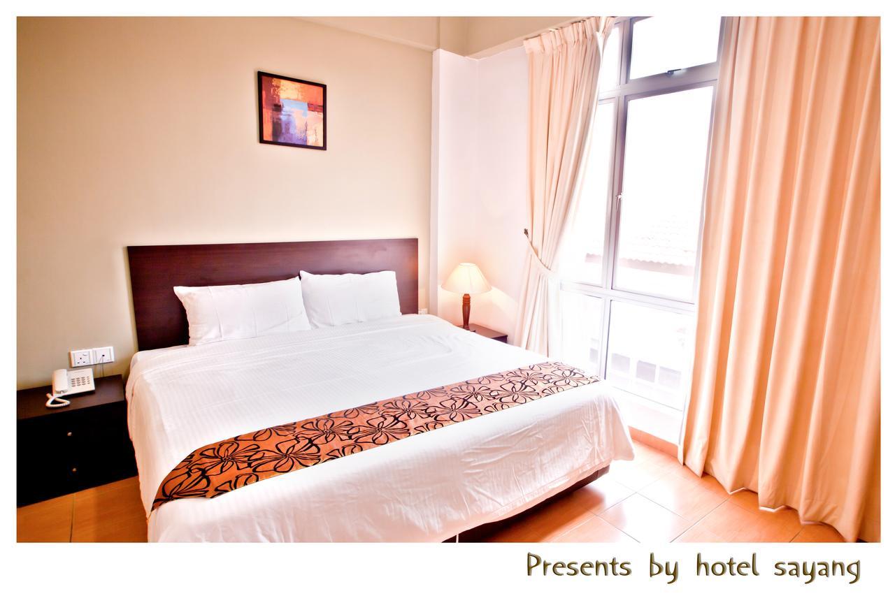 Sayang Hotel Kulai Kültér fotó