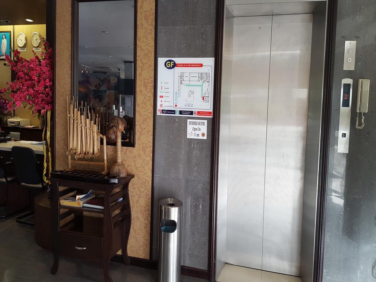 Sayang Hotel Kulai Kültér fotó