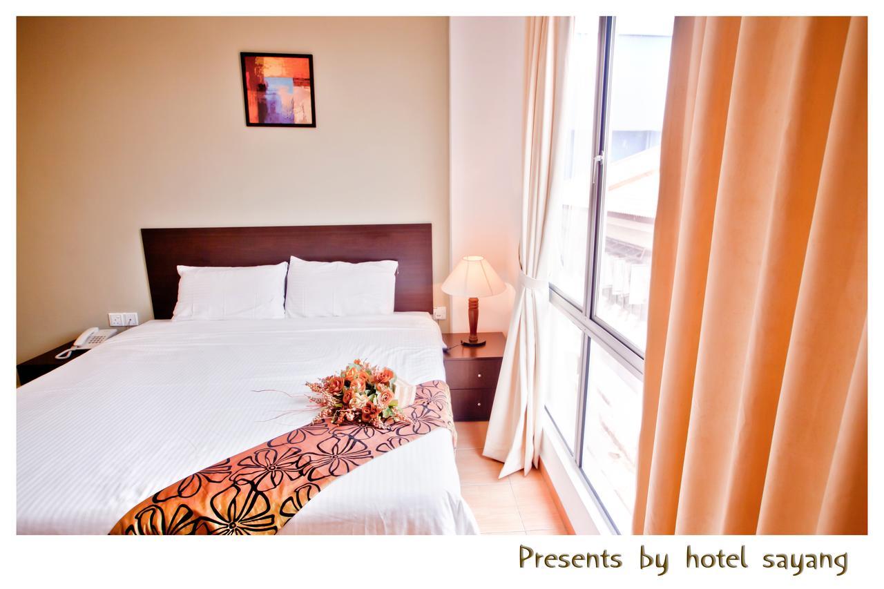 Sayang Hotel Kulai Kültér fotó